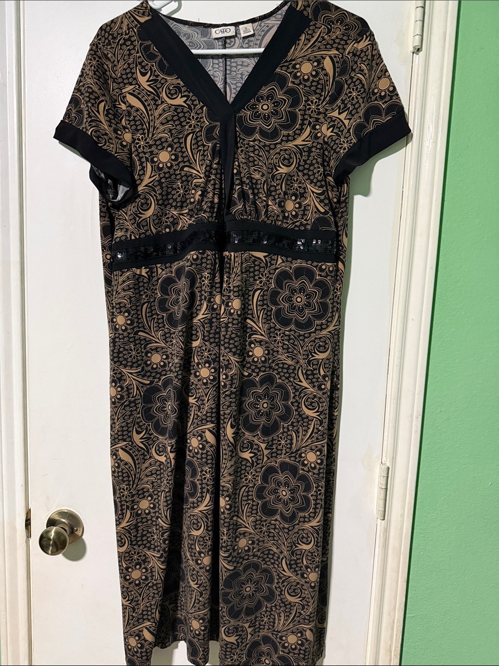 Cato Black & Tan Floral V-Neck Sequin-Trim Midi Dress
